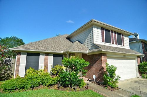 16915 Lighthouse View Dr, Friendswood, TX, 77546-3467 | Card Image