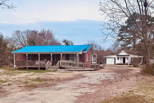 1402 Nine Foot Rd, Newport, NC, 28570-7020 | Card Image