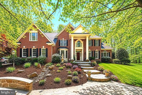 22167 Woodwinds Dr, Leesburg, VA, 20175-6565 | Card Image