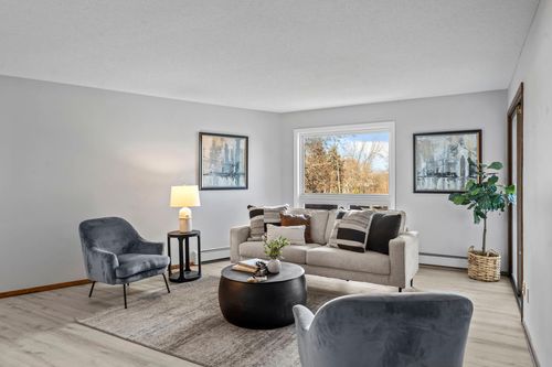 apt-212-2485 Canabury Dr, Little Canada, MN, 55117-1573 | Card Image