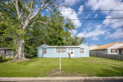 1815 Cherubusco St, Pascagoula, MS, 39567-6510 | Card Image