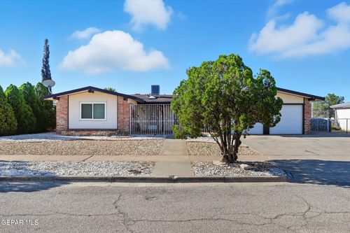 10608 Lakewood Ave, El Paso, TX, 79935-4109 | Card Image