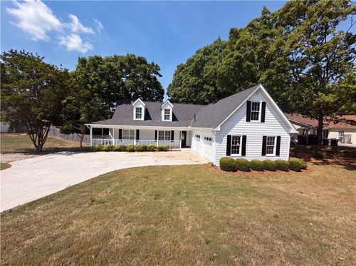 520 Fawn Ln, Loganville, GA, 30052-3245 | Card Image