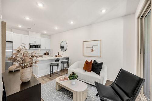 1952 Avenida Del Sol, Placentia, CA, 92870-6784 | Card Image