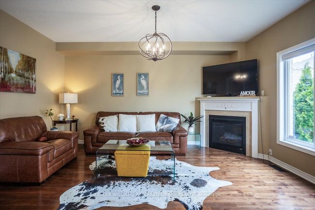 462 Reeves Way Blvd, House other with 4 bedrooms, 4 bathrooms and 3 parking in Stouffville ON | Image 7