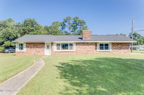 8 52nd St, Gulfport, MS, 39507-4460 | Card Image