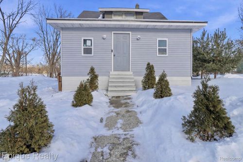 48 Augusta Ave, Pontiac, MI, 48341-1462 | Card Image