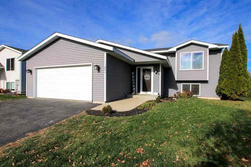 961 Carolina Pkwy Nw, Hutchinson, MN, 55350-3418 | Card Image