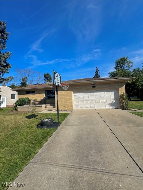 5931 Mayberry Ave, Cleveland, OH, 44124-3035 | Card Image