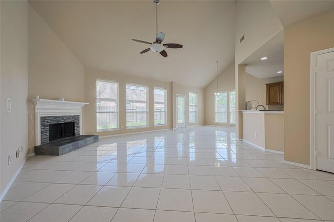 Living Room | Image 12