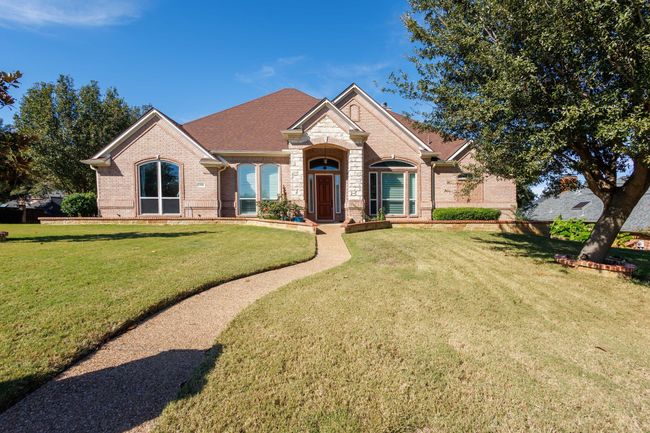 View of front of property featuring a front lawn | Image 4