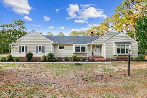 401 Yearling Dr, Goldsboro, NC, 27534-8955 | Card Image