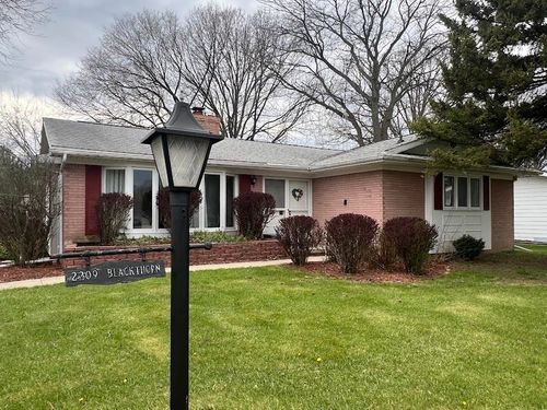 2209 Blackthorn Dr, Burton, MI, 48509-1203 | Card Image