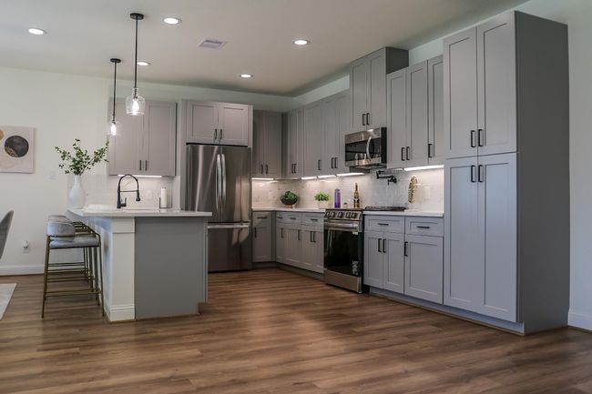 810 S Colbert St, House other with 3 bedrooms, 2 bathrooms and 2 parking in Dayton TX | Image 6