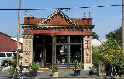 6721 S Broadway, Saint Louis, MO, 63111-2935 | Card Image