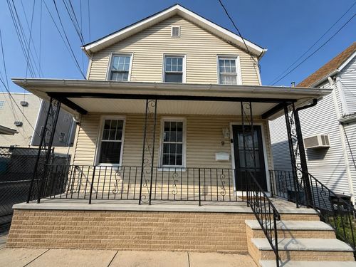 9 Silver St, Bayonne, NJ, 07002-4345 | Card Image