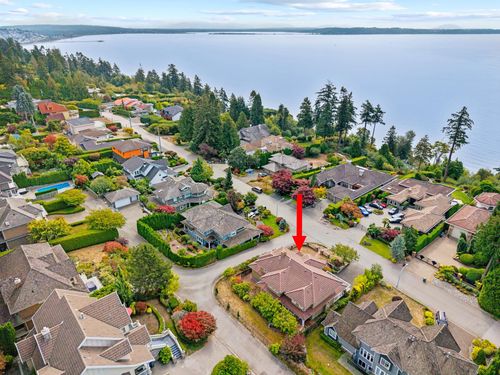 13477 13a Ave, Surrey, BC, V4A1C5 | Card Image