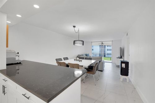 apt-201-8911 S Hollybrook Blvd, Pembroke Pines, FL, 33025-1304 | Card Image