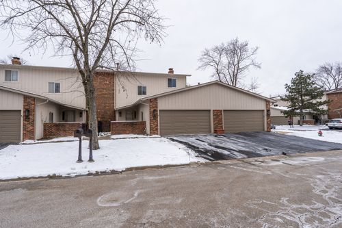 2S757 Theresa Court, Oak Brook, IL, 60523 | Card Image