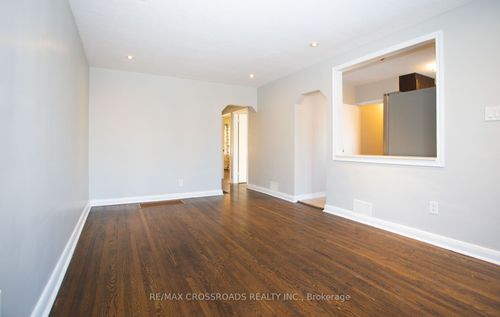 17 Strode Dr, Scarborough, ON, M1J1L8 | Card Image