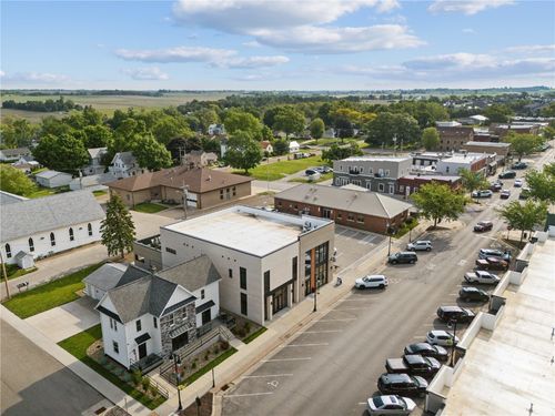 2-120 W Main St, Solon, IA, 52333-9772 | Card Image