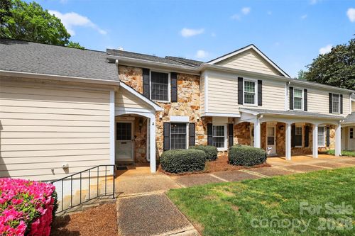 7124 Quail Meadow Ln, Charlotte, NC, 28210-5121 | Card Image