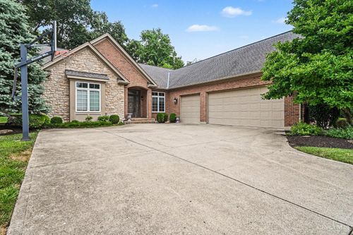 7860 Jolain Dr, Montgomery, OH, 45242-6318 | Card Image