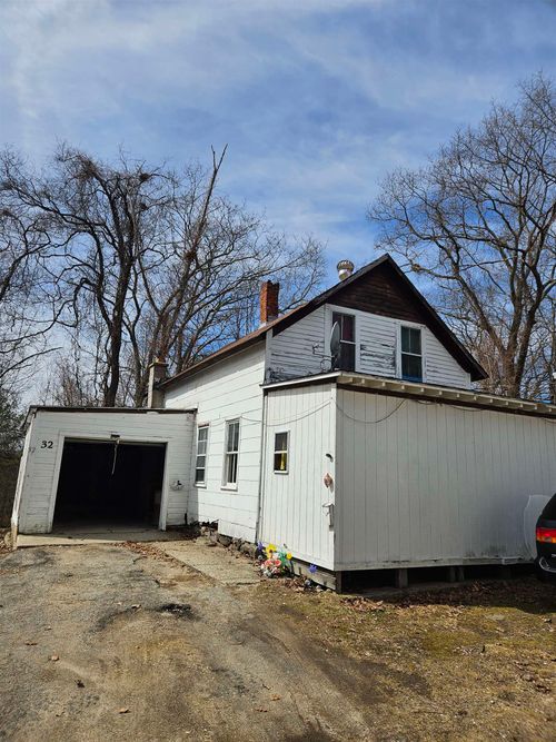 32 Charles St, Keene, NH, 03431-2002 | Card Image