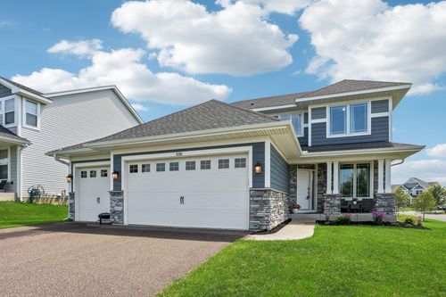 9241 6th St N, Lake Elmo, MN, 55042-3529 | Card Image