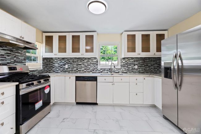 429 Old Bridge Tpke, House other with 3 bedrooms, 2 bathrooms and null parking in East Brunswick NJ | Image 5