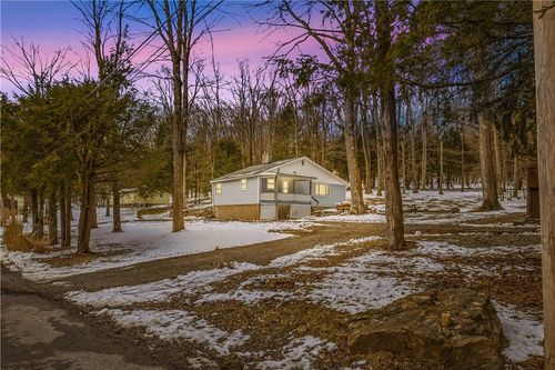255 Evergreen Ln, Acme, PA, 15610-2197 | Card Image