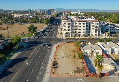 3071 Market, Riverside, CA, 92501 | Card Image