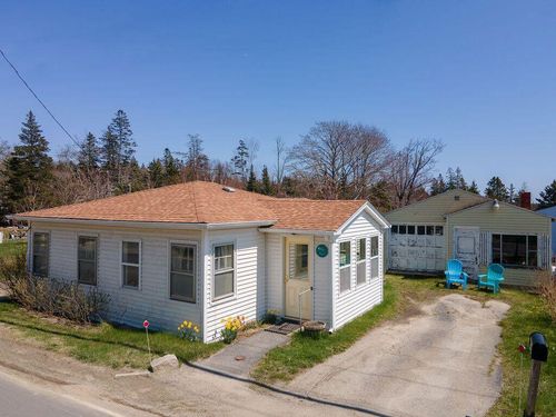 7 N Main Street, Stonington, ME, 04681 | Card Image