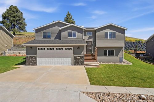 2675 Meadows Dr, Sturgis, SD, 57785-1701 | Card Image