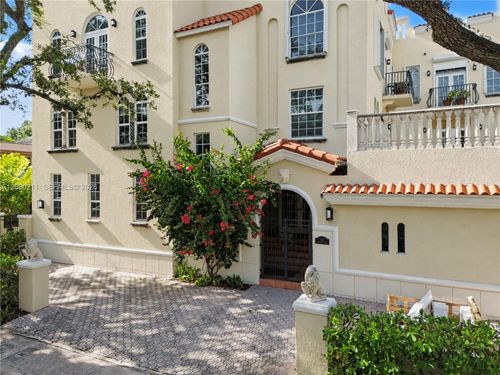 3b-111 Edgewater Dr, Coral Gables, FL, 33133-6934 | Card Image