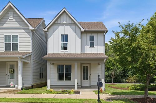 752 Cottage Park Dr, Nashville, TN, 37207-2617 | Card Image
