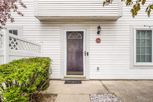 22241 Atlantic Pointe, Farmington Hills, MI, 48336-4329 | Card Image