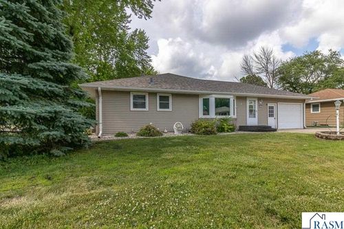 100 Meadow Lane, Mankato, MN, 56001 | Card Image