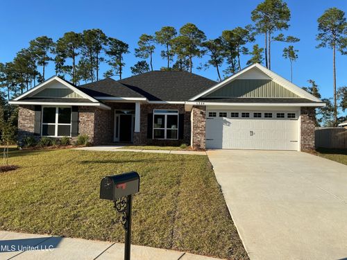 6284 Emerald Lake Dr, Biloxi, MS, 39532-4537 | Card Image