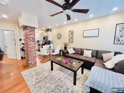 155 Ford St, Wayne, NJ, 07470-7231 | Card Image