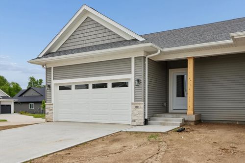 1001 Highland Trl, Solon, IA, 52333-8606 | Card Image