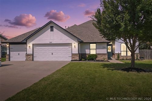 216 47th St, Broken Arrow, OK, 74014-1989 | Card Image