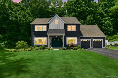 31 Ridge Rd, Cortlandt Manor, NY, 10567-6707 | Card Image