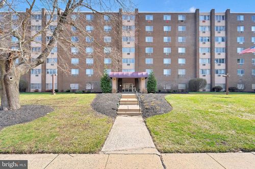 6-m-860 Lower Ferry Road, EWING, NJ, 08628 | Card Image