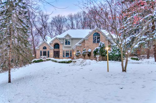 5150 Stone Oak Dr, Jackson, MI, 49201-9789 | Card Image