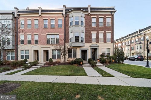 343-852 Regents Sq, OXON HILL, MD, 20745-1187 | Card Image