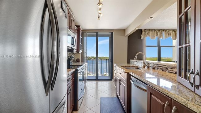 APT-907 - 322 Buchanan St, Condo with 2 bedrooms, 2 bathrooms and null parking in Hollywood FL | Image 7
