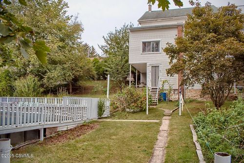 128 E Market St, WILLIAMSTOWN, PA, 17098-1502 | Card Image