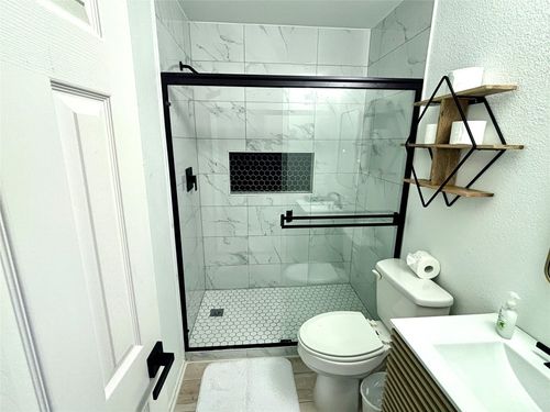 208 Gila Cliff Dr, Pflugerville, TX, 78660-5282 | Card Image