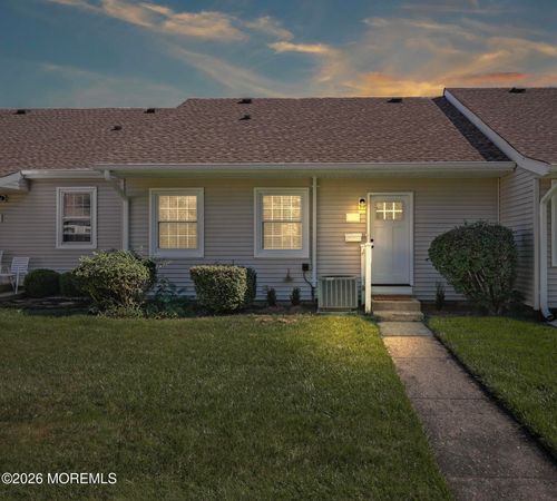 e-153 Cours De Pasteur, Freehold, NJ, 07728-5217 | Card Image